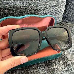 Big Square Gucci Sunglasses - Black Frame w/ Sparkle Detail